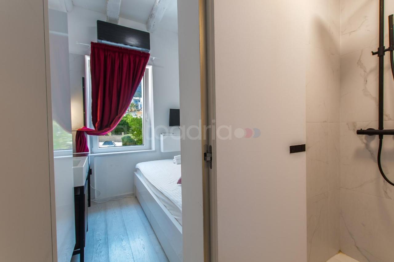 Beachfront Deluxe B&B Makarska Buitenkant foto